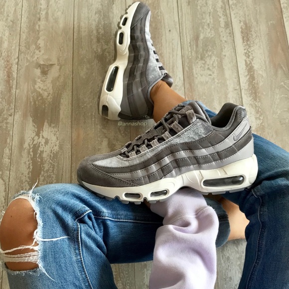 WMNS Air Max 95 Premium in 2019 | Nike schuhe outfits WMNS Air Max 95 Premium in 2019 | Nike schuhe outfits